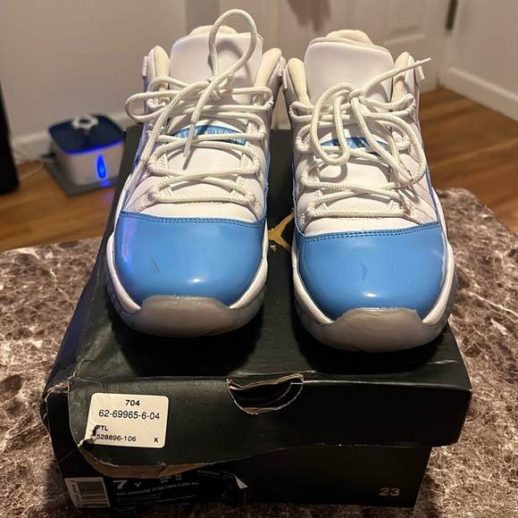 Air Jordan 11 retro low sneakers great condition - Picture 1 of 6